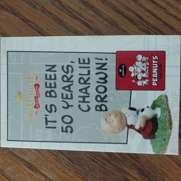 Hallmark Christmas ornament -A Snoopy Christmas - Picture 4 of 4